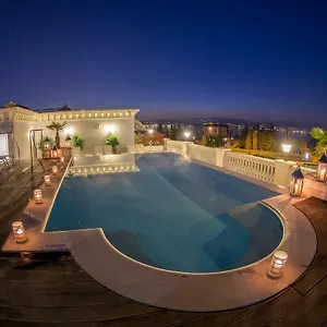 Palace Desenzano Дезенцано-дель-Гарда